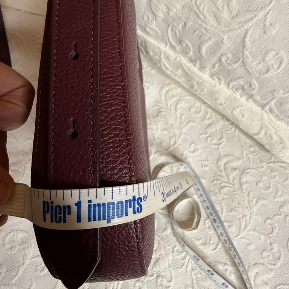 Elegant Kate Spade New York Crossbody Bag - Rich Merlot color, Pebbled Leather. - Picture 9 of 10